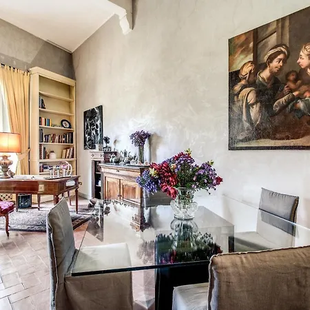 Wonderful With Balcony In Piazza Margana