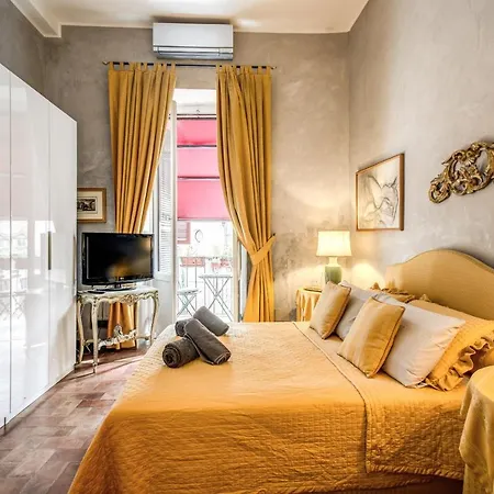 Wonderful With Balcony In Piazza Margana *