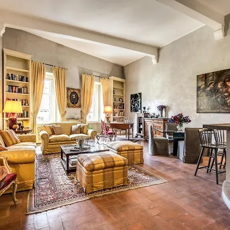 Wonderful With Balcony In Piazza Margana