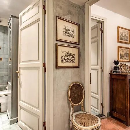 Wonderful With Balcony In Piazza Margana * Rome
