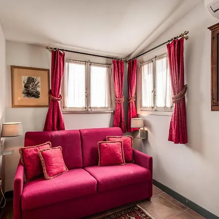 Wonderful With Balcony In Piazza Margana Apartment Rome
