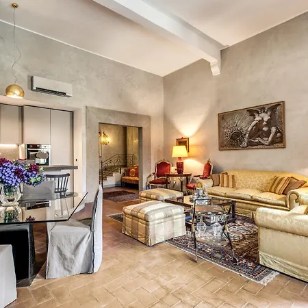 Stylish 2 Bdr With Balcony By Pantheon & Forum 로마