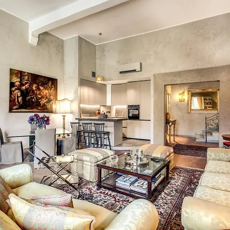Stylish 2 Bdr With Balcony By Pantheon & Forum 로마