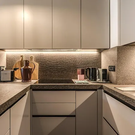 Stylish 2 Bdr With Balcony By Pantheon & Forum