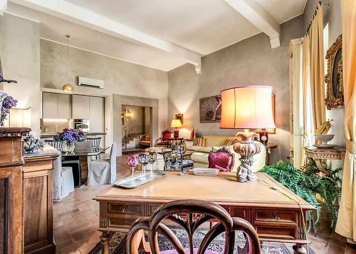 Stylish 2 Bdr With Balcony By Pantheon & Forum * Róma