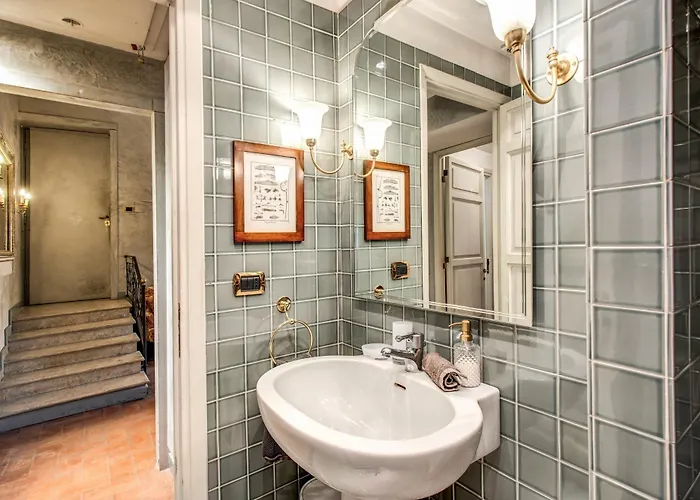 Apartman Stylish 2 Bdr With Balcony By Pantheon & Forum Róma